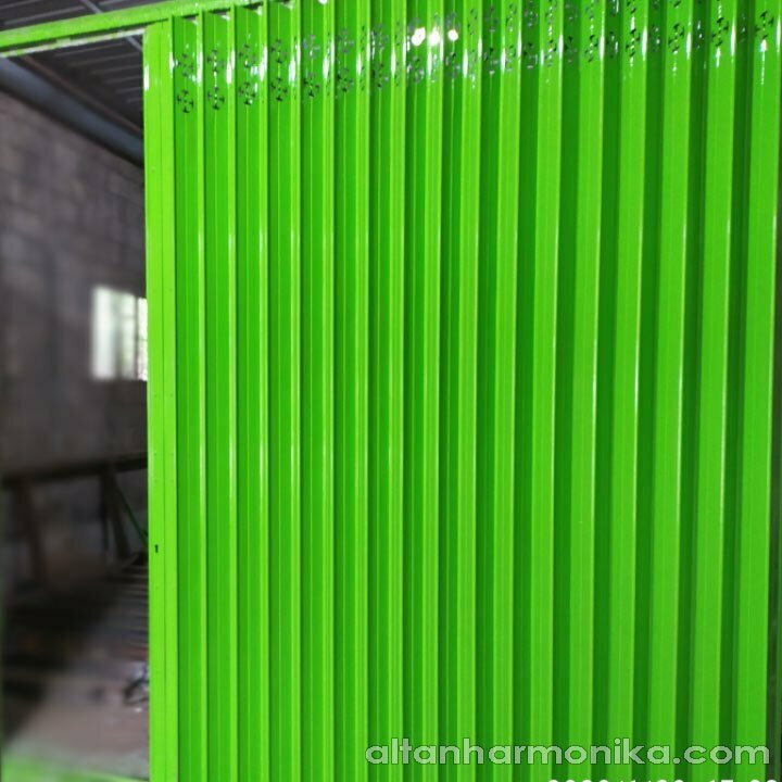 pintu-harmonika-cat-hijau